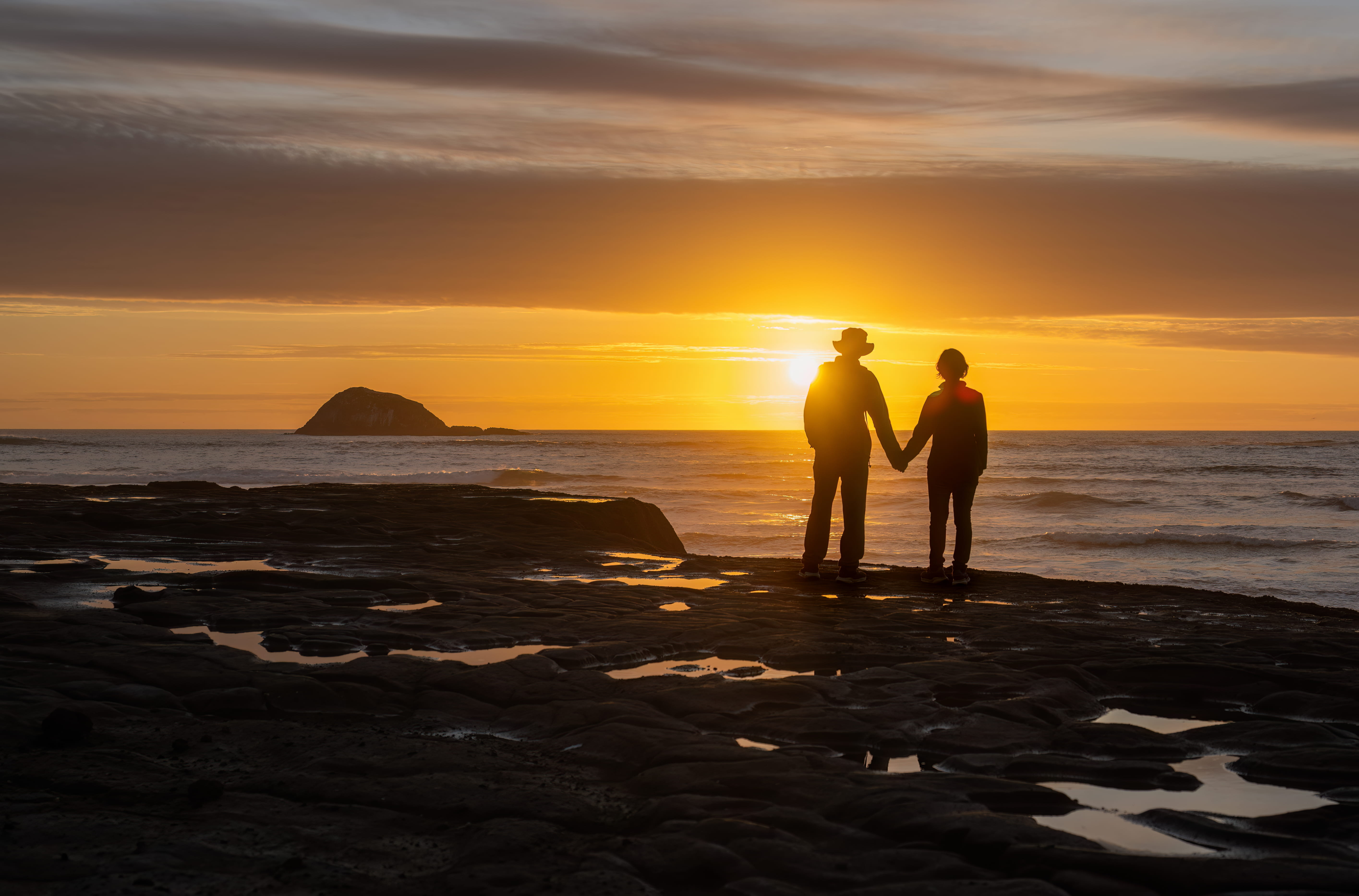 Funeral Arranger Couple holding hands banner (1)